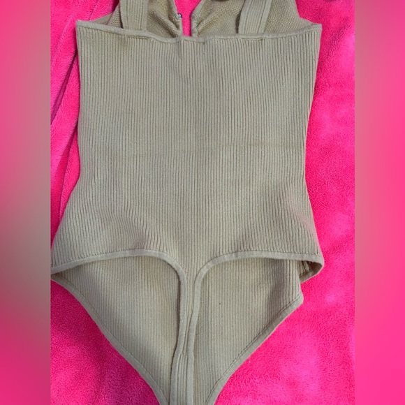 NWOT ABERCROMBIE AND FITCH BODYSUIT - Picture 4 of 5
